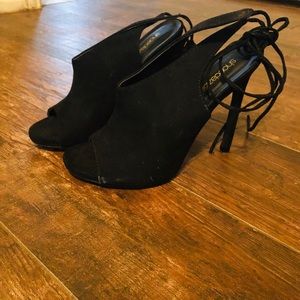 Shoedazzle heels